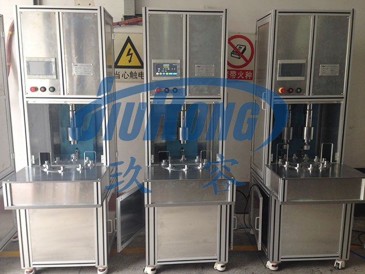 轉(zhuǎn)盤(pán)式多工位自動(dòng)氣液鉚接機(jī)